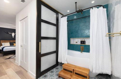 Lone Star Luxe - Heated Pool - Game room - Mini-Golf & Bar - Foto 23