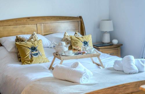 Spacious Cotswolds Base, Private Garden & Parking - Foto 9