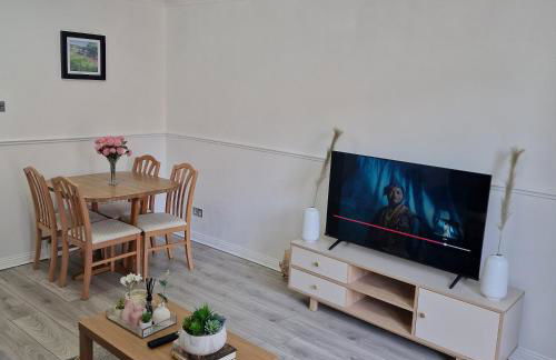 Cosy and Luxurious Home - Photo 24