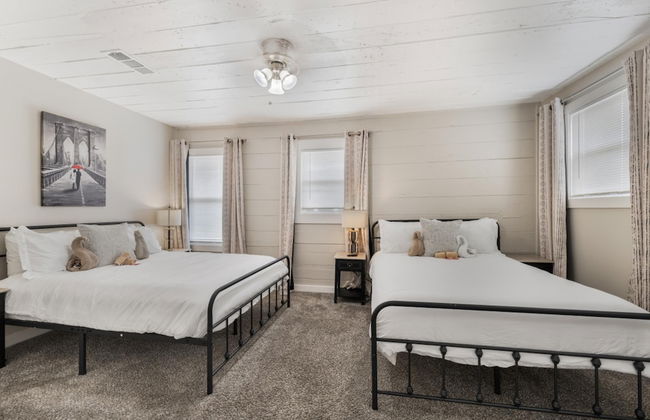 Stockyards- 4min Pet Friendly 3BR Luxe Gem - Foto 37