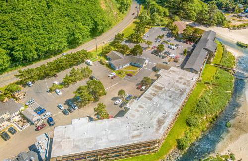 Cozy Coastal Condo Steps from the Beach with Deck Views - Foto 27