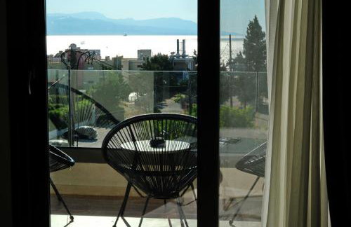 Poseidon 77B Luxury Residences - Photo 36
