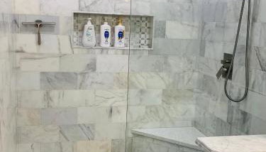 Travelers Rest Treasure - Sleeps 8 - 3 Bedroom 2 Bath - Pets Welcome - Foto 5, Shower