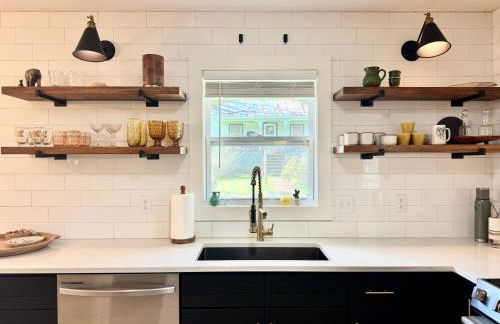 Creekside Base for Hiking and Biking, Near Downtown - Foto 36