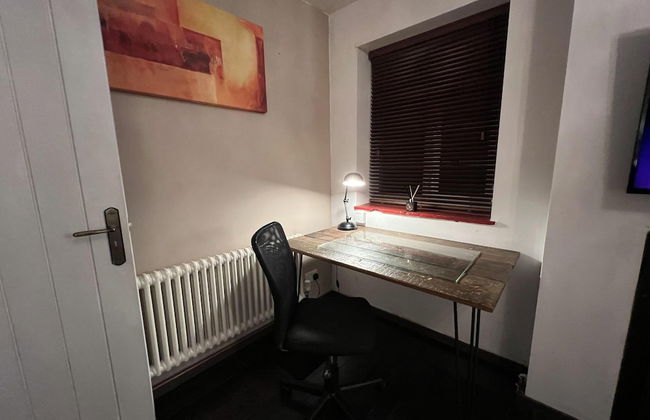 Specious 2 x Double Bedroom Flat in London E18 - Foto 14