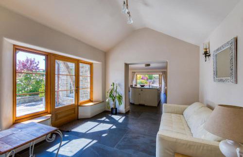 Putsborough Manor 3 Self Catering Cottages with Beach a short walk, dog friendly all year, On site Tennis, Play Area, Paddock, Spa baths, BBQ, Private Gardens, Superfast WIFI - Photo 53