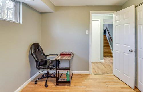 4 Mi to Northwest Stadium Inviting Home! - Foto 22