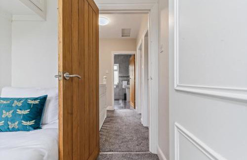 4 to 6 Beds Van Parking South Birmingham NR Edgbaston Solihull Relocations Insurance and Work Bookings Welcome - By Samina - ARZ Stays - Foto 24