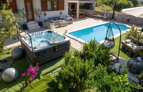 Villa Ivona with swimming pool and jacuzzi - Foto 1