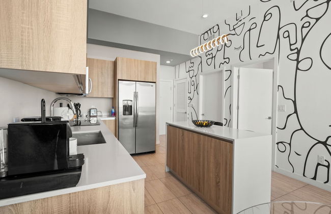 Modern Condo in Design District - Photo 19