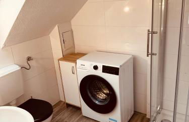 FELIX LIVING 9, Monteurwohnung, 2 getrennte Betten & Stockbett, Parkplatz - Photo 9