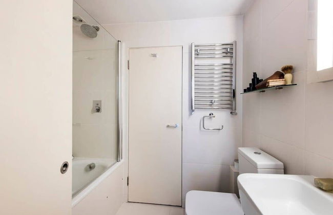 Unique 2bed Apartment, Portobello Rd - Photo 13