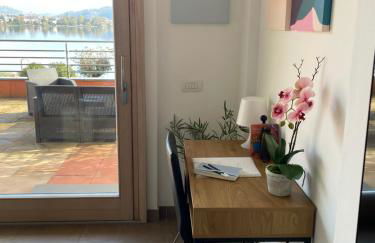 Reflections At The Lake - Foto 22