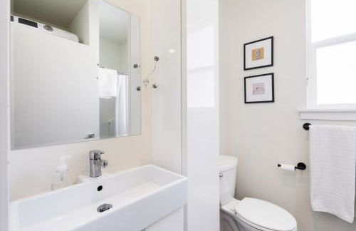 Modern Guest Studio in Portlands Vibrant Boise District - Photo 10