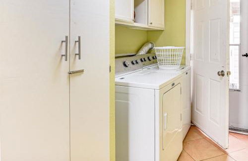 Less Than half Mi to Beach Access and Pier OBX Getaway - Foto 9