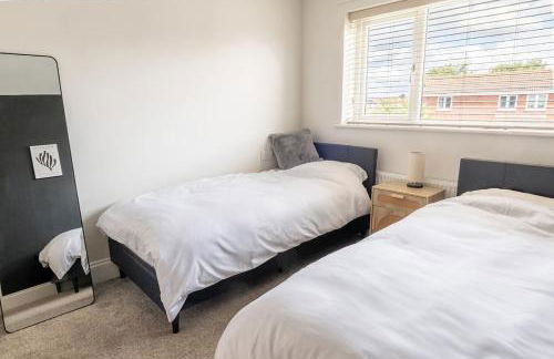 3 Bedroom Home - Free Parking - Sleeps 5 - Castle - Foto 4