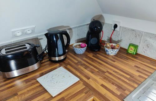 YUCA - appartement COSY 2 chambres intimes Hyper centre d'ERNEE - Foto 6