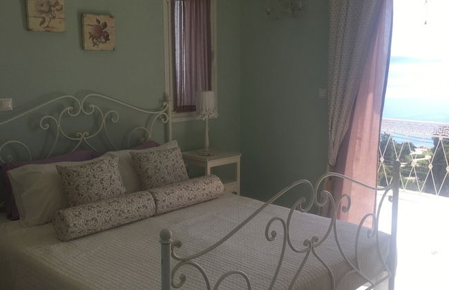 Flower House - Photo 3