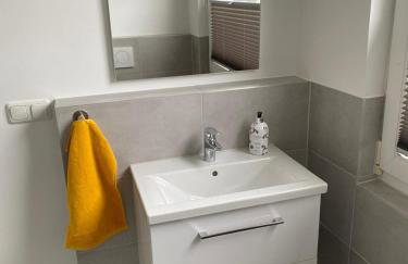 FEDDERSEN LIVING Moderne Ferienwohnungen - Gemütlich - Netflix - Voll ausgestattet - Waschmaschine - zentral gelegen - Foto 25