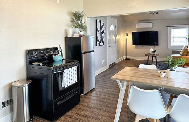 Cozy Charm Studio W 2BR I Fully Furnished - Photo 13