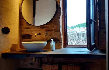 Balcón de la Moreria con leña - Photo 16