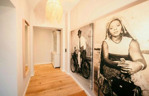 Renovated Semi-Detached House With Garden Views - Foto 15