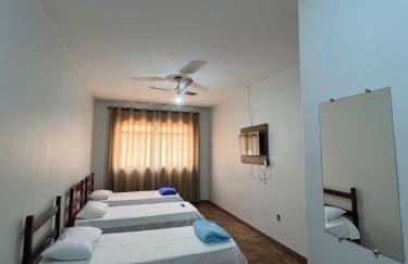 Apartamento 114 - Suíte em região central com ventilador - Foto 1