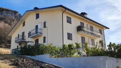 Cozy apartment in Pizzoferrato 55 m² with mountain view - Photo 3