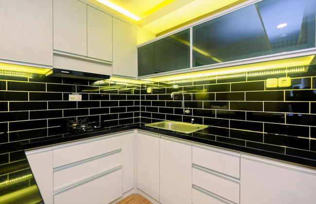 Elegant and Comfy Studio Amethyst Apartment - Foto 13