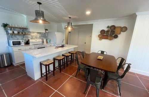 Santa Fe Inspired Bungalow- 5 minutes to downtown - Foto 1