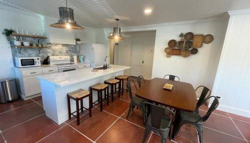 Santa Fe Inspired Bungalow- 5 minutes to downtown - Foto 1