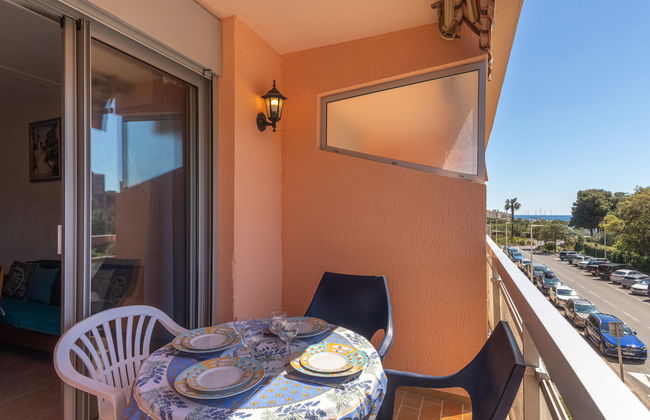 2 bedroom Apartment in Bormes-les-Mimosas with garden and terrace - Photo 15