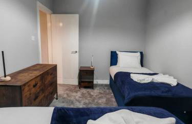 Bright 4BR Home, Outdoor Garden, Easy Parking - Foto 31