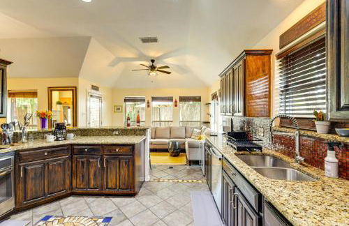 DFW Fun Awaits Family Home in Crowley! - Foto 11
