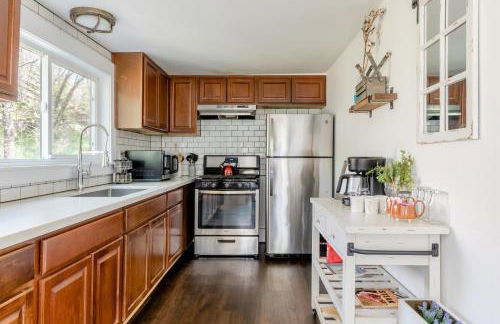 Sprocket Hollow Treetop A-Frame Log Cabin - Foto 6