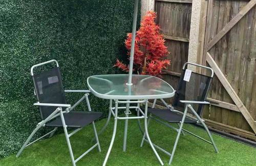 Cosy 2 Bed House - Sleeps 3 Parking & Garden - Foto 7