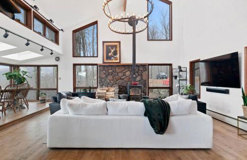 5 Star Gorgeous Cliffside Chalet with Panoramic Views - Foto 1