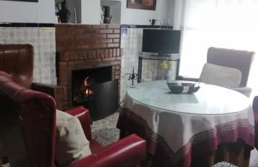 Charming house with mountain view in Encinasola, fireplace - Photo 11