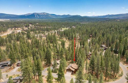 Truckee Timbers at Gray's Crossing by Tahoe Getaways - 4BR w Hot Tub, Ping Pong & EV - Foto 59