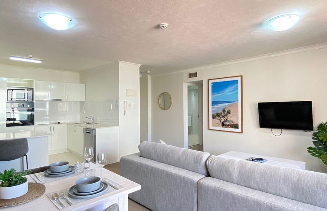 The Astor Apartments - Photo 14