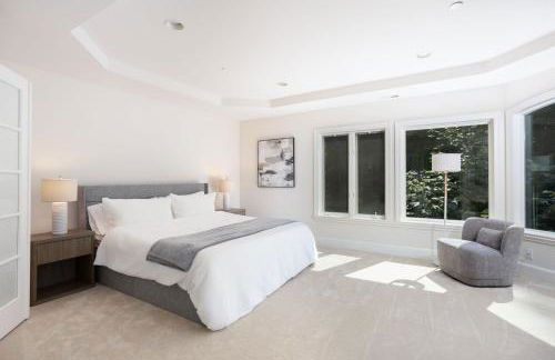 Cascadia Family Mansion, Hot Tub, Game Room, Gym! - Foto 30