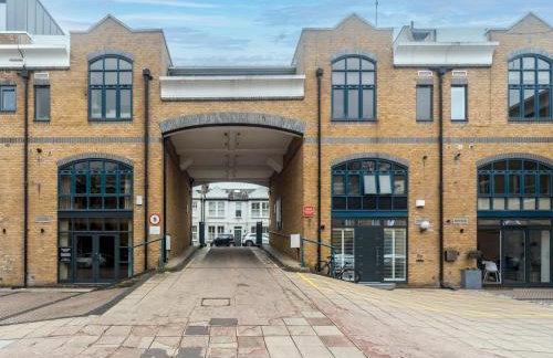 Chic & Cozy Flat in SW London, Perfect Location! - Pass the Keys - Foto 18