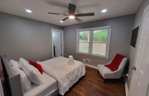 Rare Find! Private Heated Pool & Spa - Entire Home Near ATL City Center - Foto 25