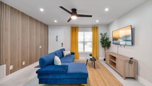 Downtown Home with Basketball, Firepit and Just 20 Miles to Disney - Foto 1