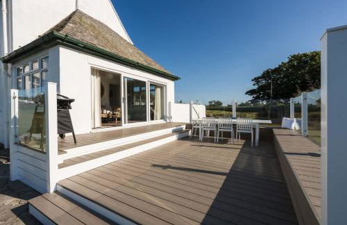 Cliff Top - Panoramic Sea Views with Spa & Hot Tub - Photo 47