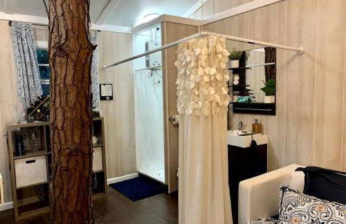 Modern Treehouse Rental with Pool for Glamping in Florida - Foto 13