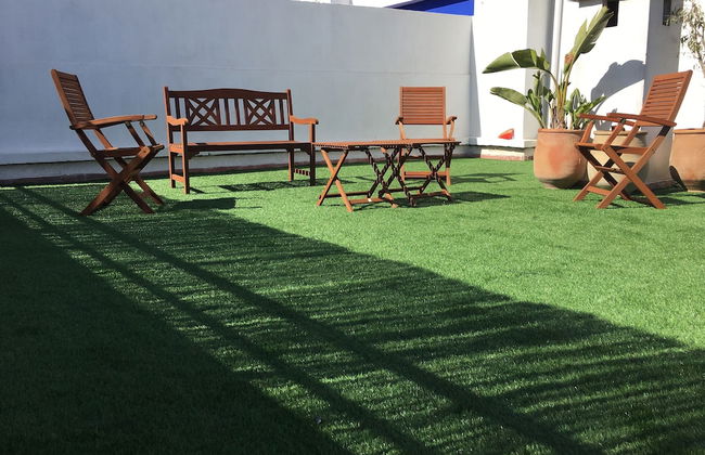 Luxurious Apartment with Private Garden - Photo 18