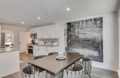 Luxury Home with 5 Bedrooms and Private Pool - Foto 18