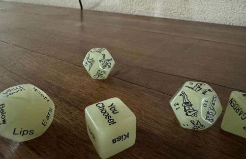 L'Alcôve Secrète Suite médiévale avec Spa - Foto 34