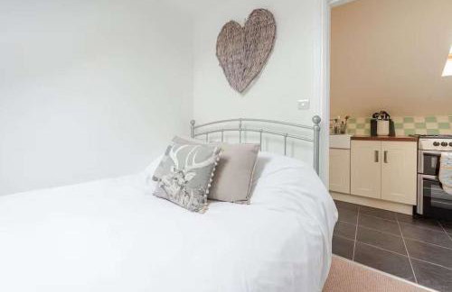 Cozy One-bed Apartment in Nottingham - Photo 1
